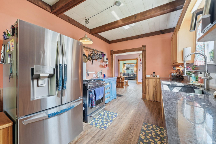 Listing Image 14