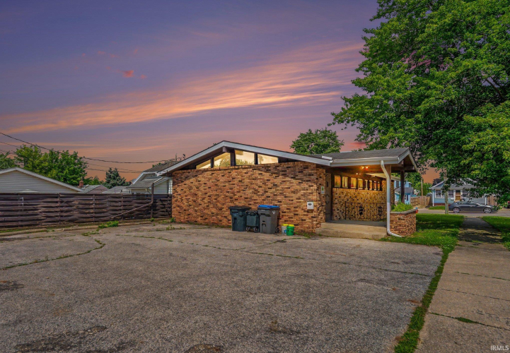 Listing Image 24