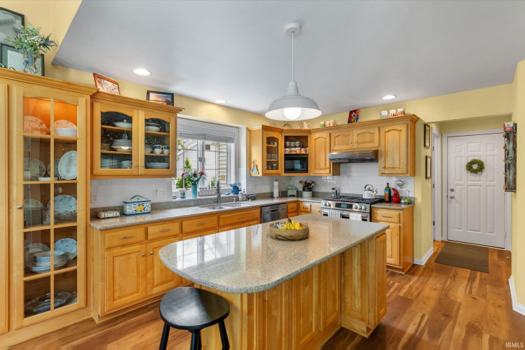 Listing Image 14