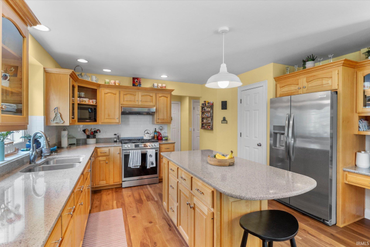 Listing Image 15
