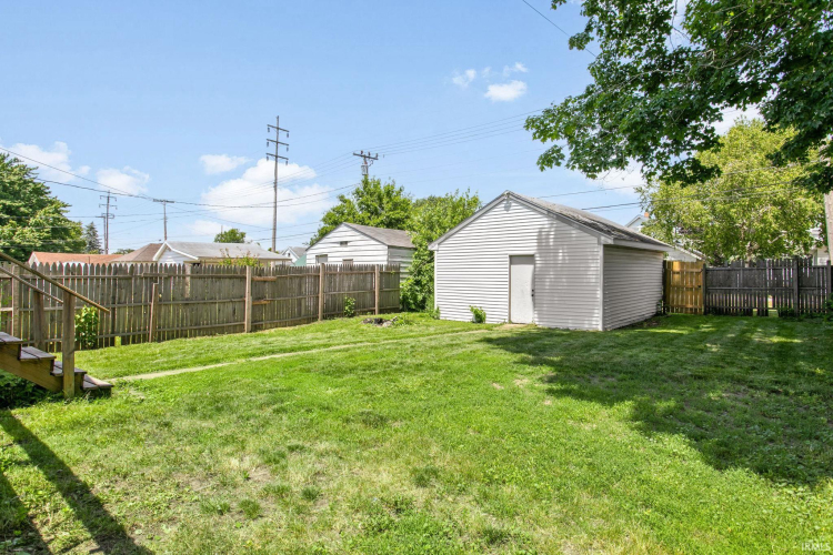 Listing Image 14