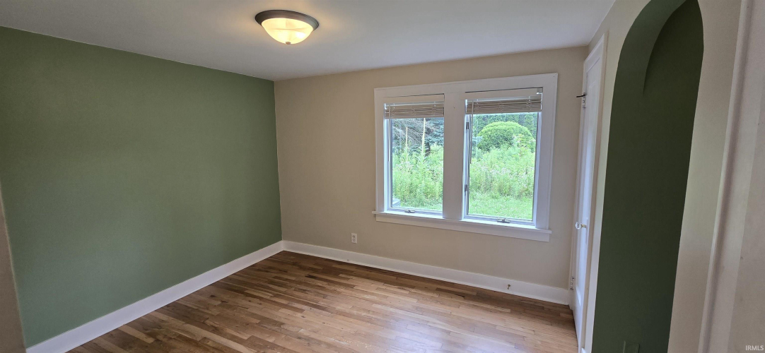 Listing Image 17