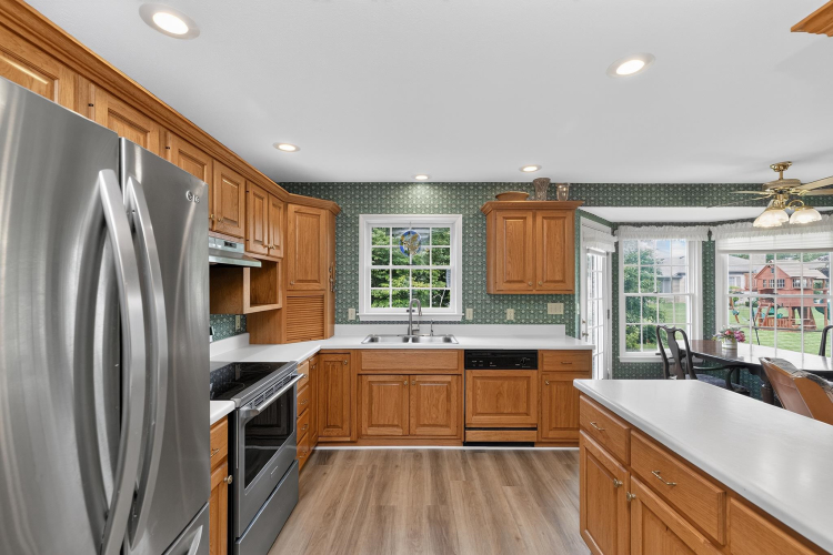 Listing Image 11