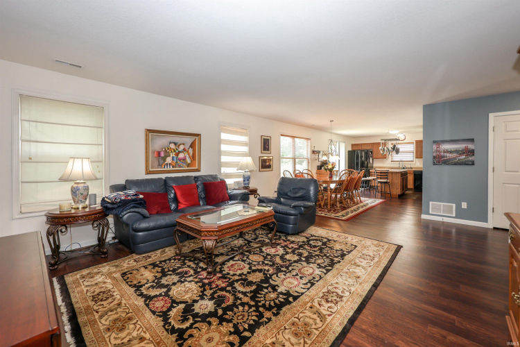Listing Image 17