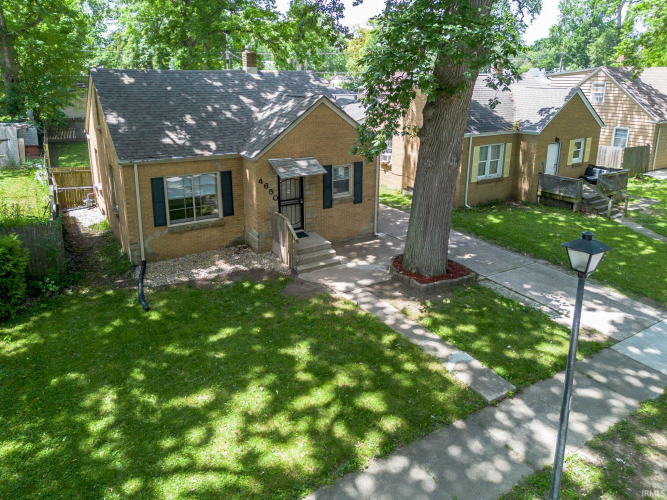 Listing Image 3