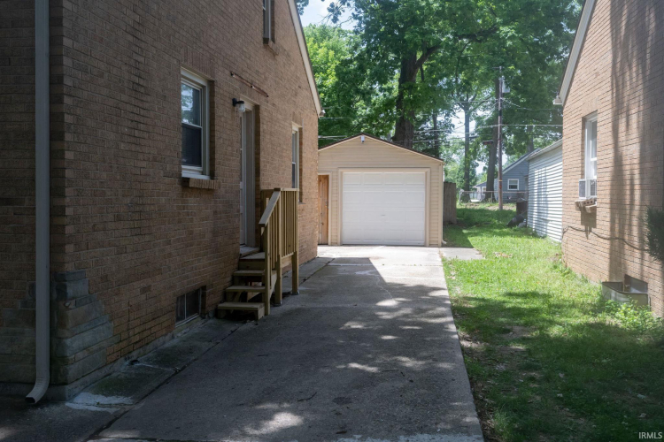 Listing Image 25