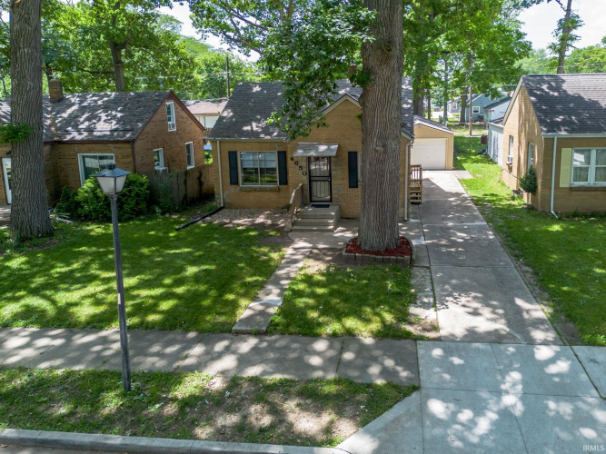 Listing Image 4
