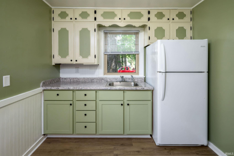 Listing Image 9
