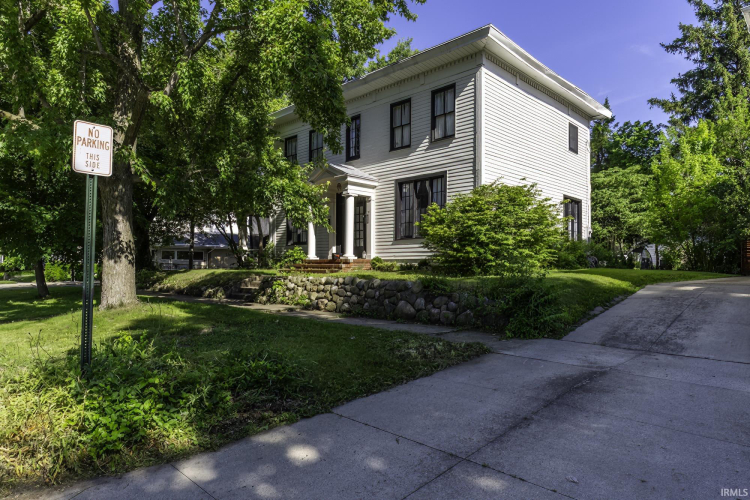 Listing Image 3