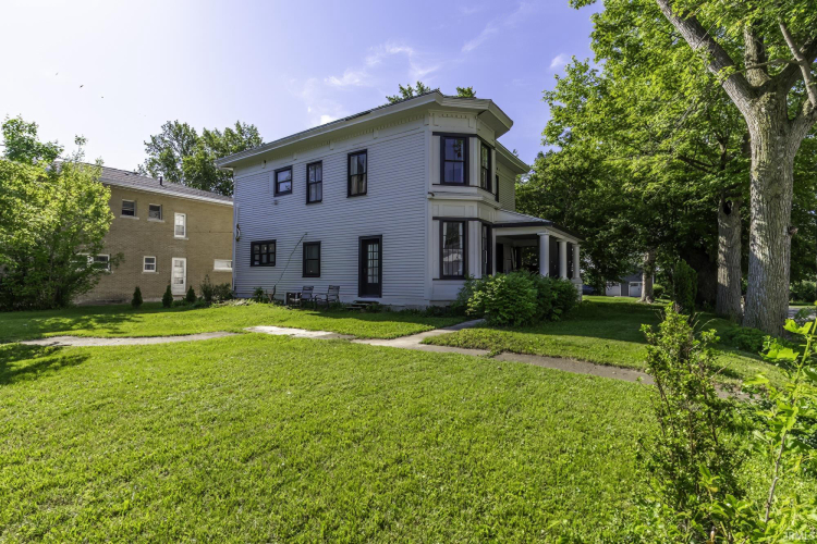 Listing Image 4