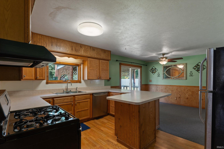Listing Image 14