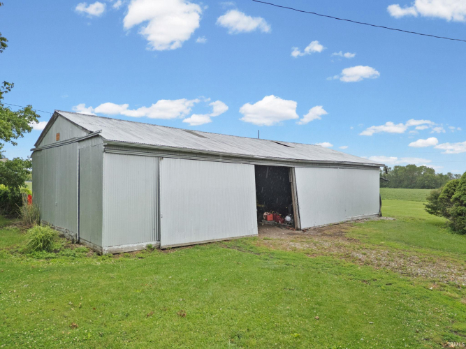 Listing Image 16