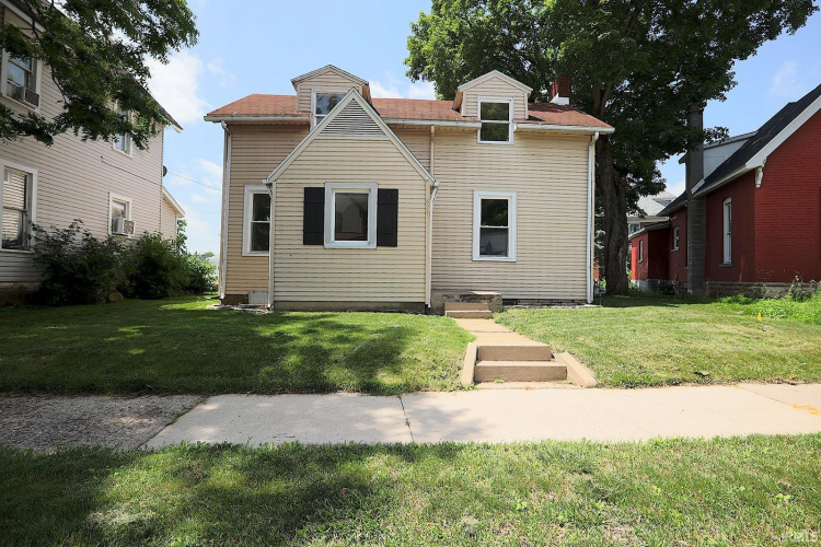 Listing Image 4