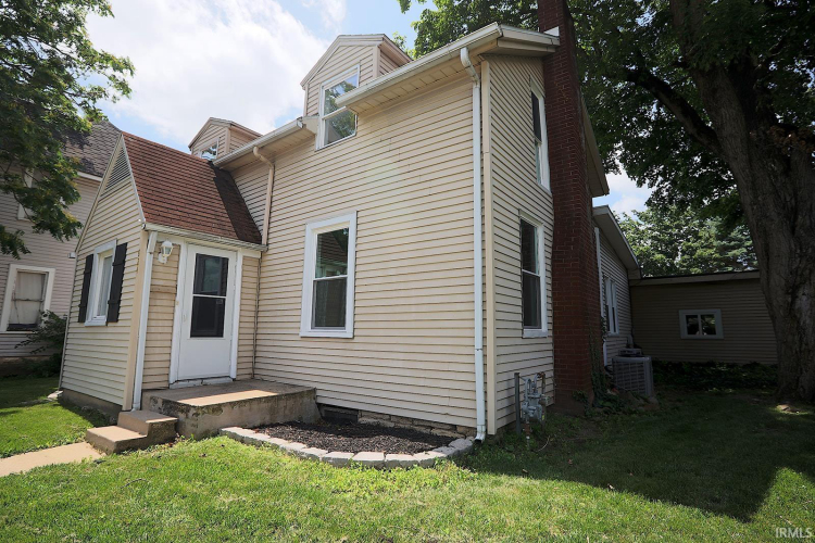 Listing Image 5