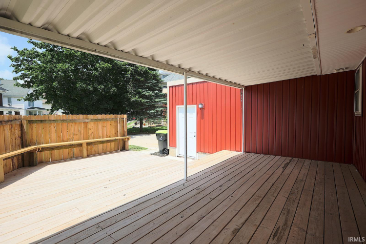 Listing Image 8