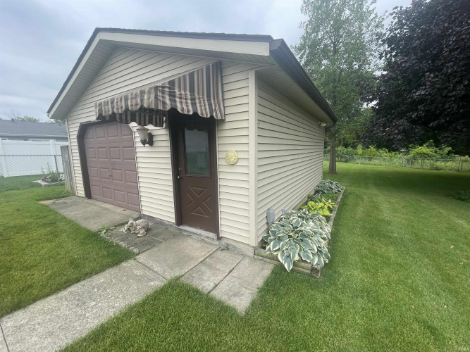 Listing Image 32