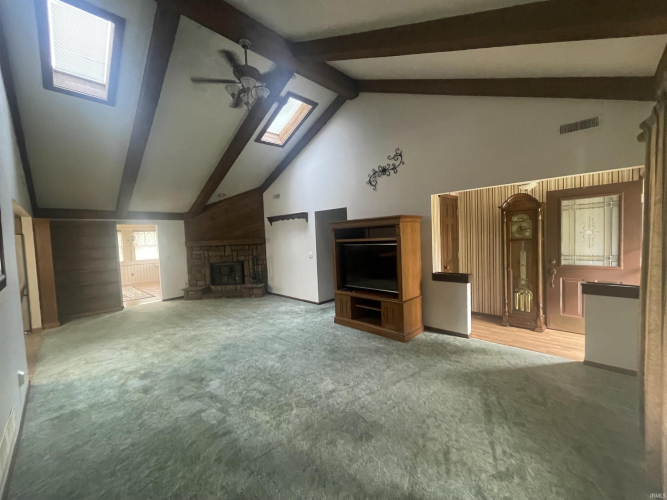 Listing Image 8