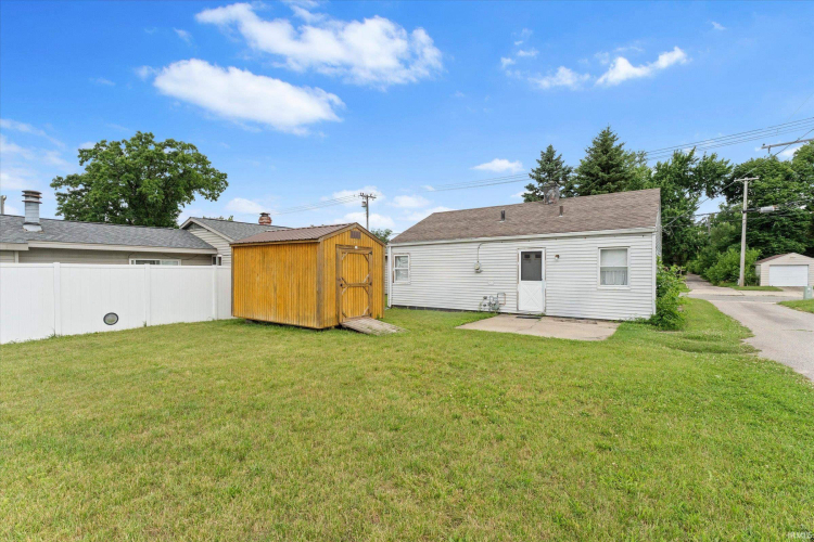 Listing Image 17