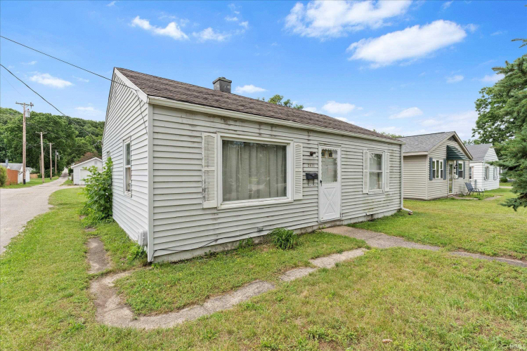 Listing Image 3