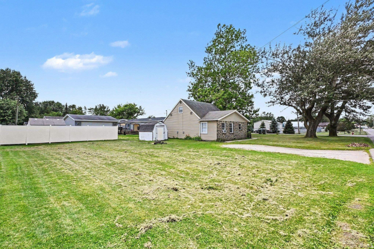 Listing Image 14