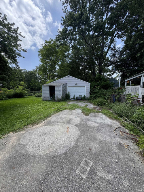 Listing Image 15