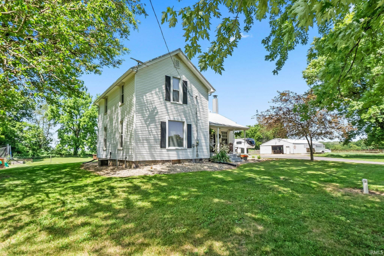 Listing Image 4