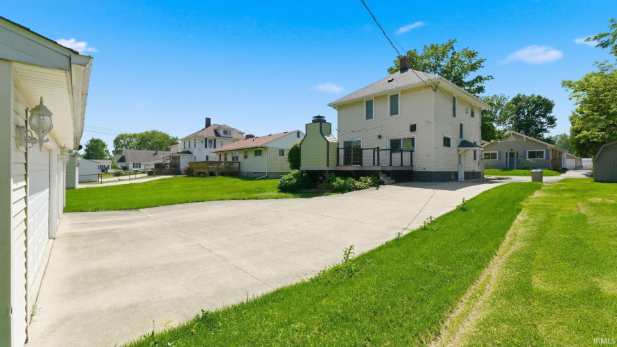 Listing Image 4