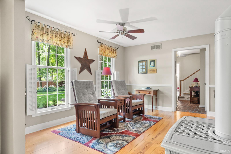 Listing Image 12