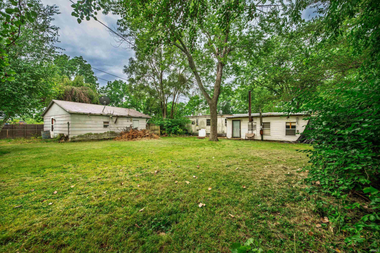 Listing Image 4