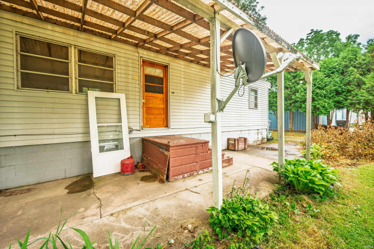 Listing Image 6