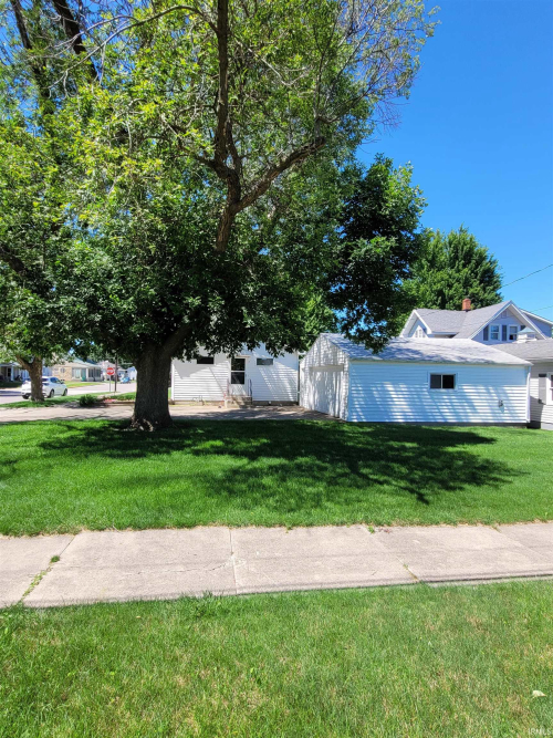 Listing Image 6