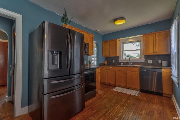 Listing Image 7