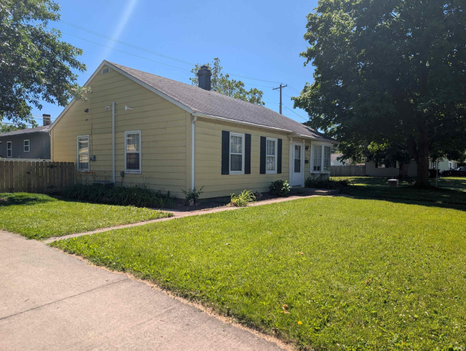 Listing Image 4