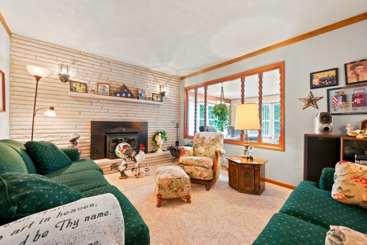Listing Image 12