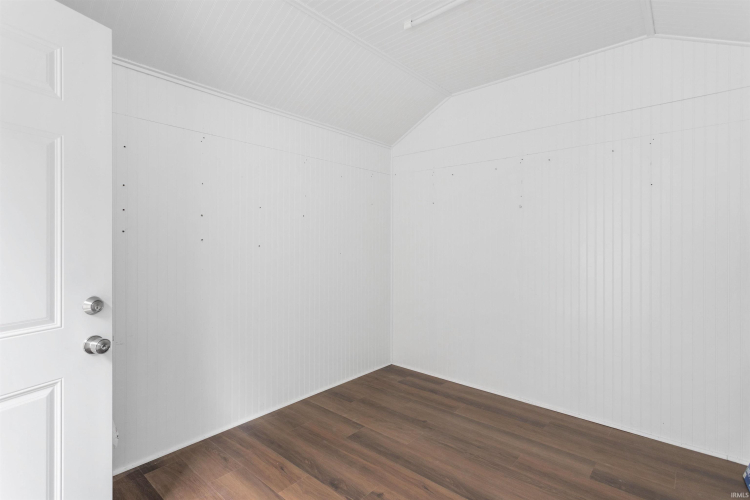 Listing Image 30