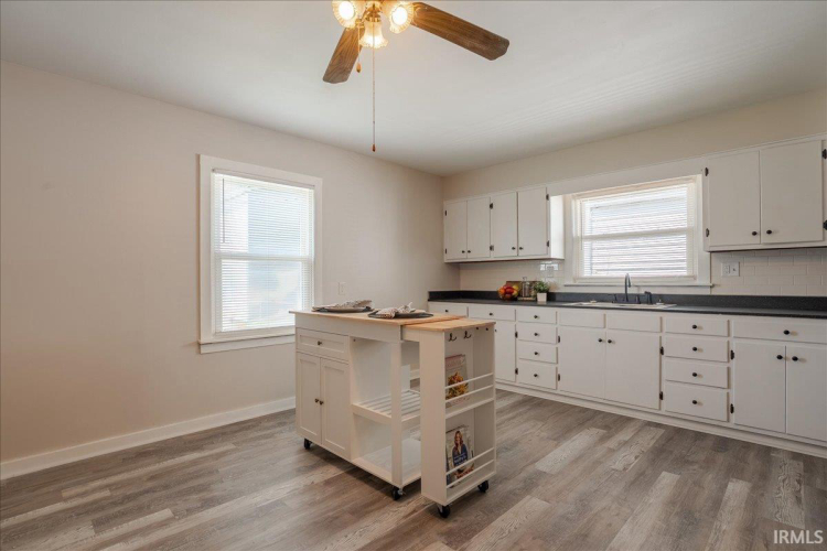 Listing Image 16
