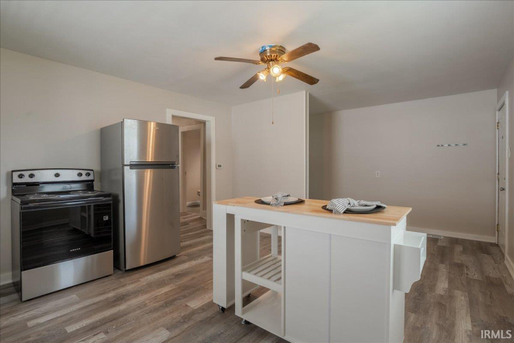 Listing Image 19