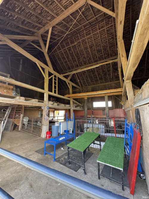 Listing Image 8