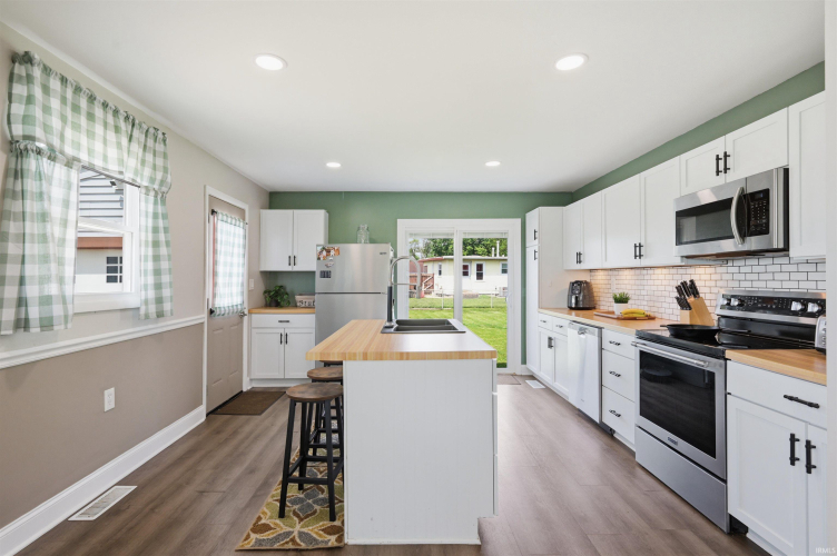 Listing Image 13