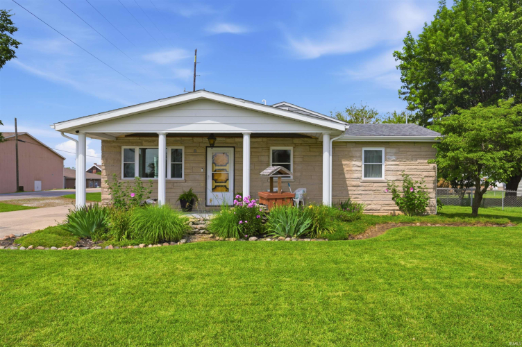 Listing Image 4