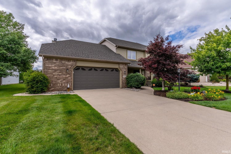 926 Deer Cliff Court Fort Wayne, IN 46804-3563