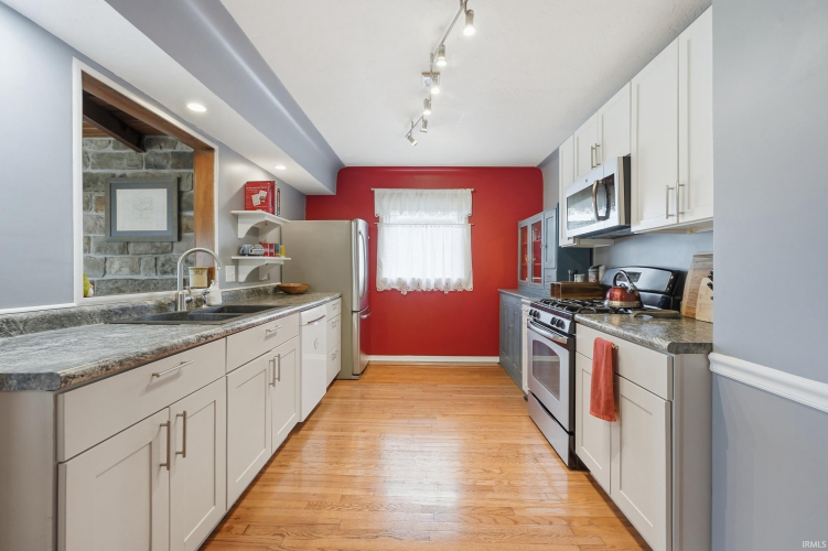 Listing Image 13
