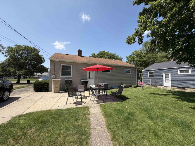 Listing Image 6