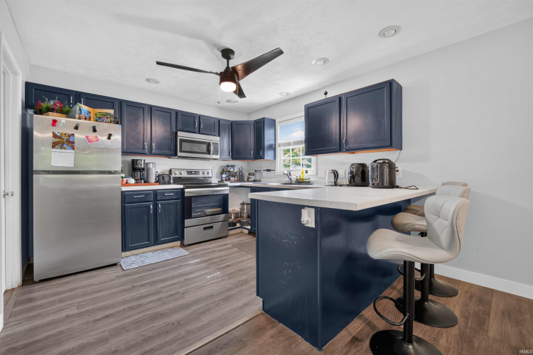 Listing Image 9