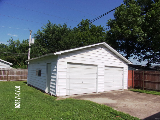 Listing Image 3