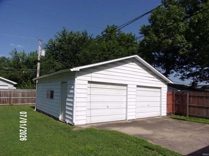 Listing Image 4