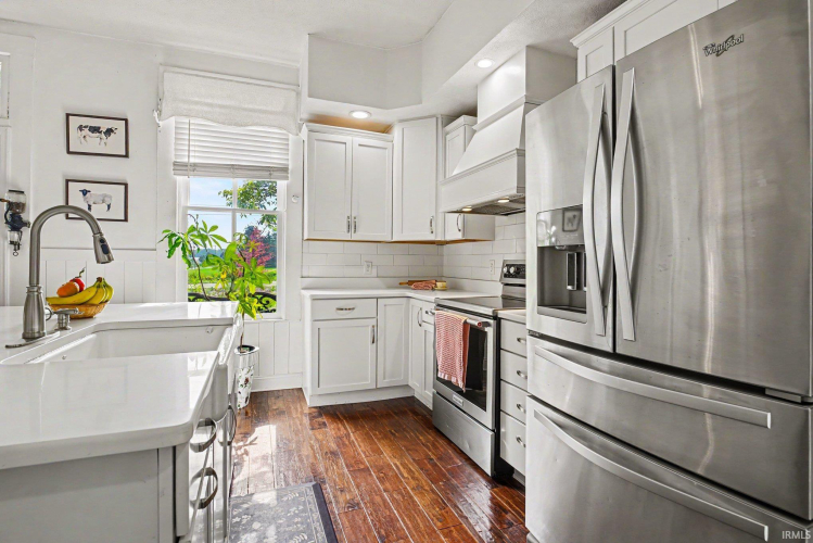 Listing Image 12