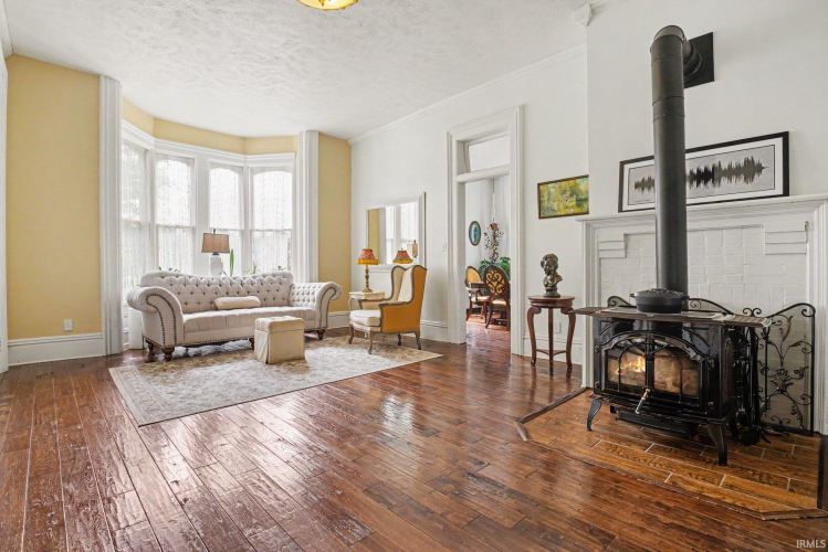 Listing Image 9