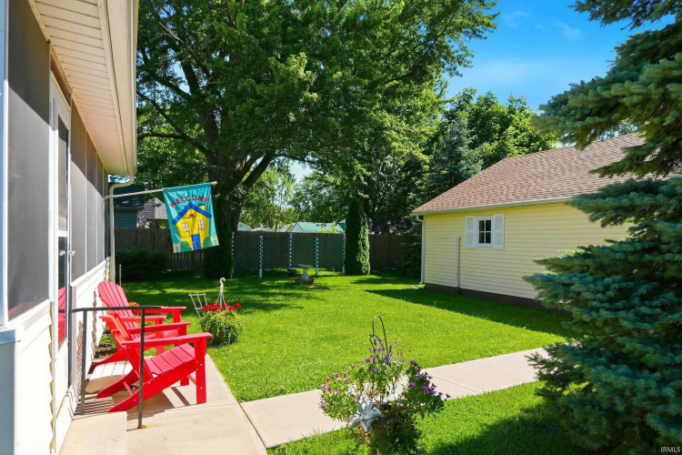 Listing Image 4