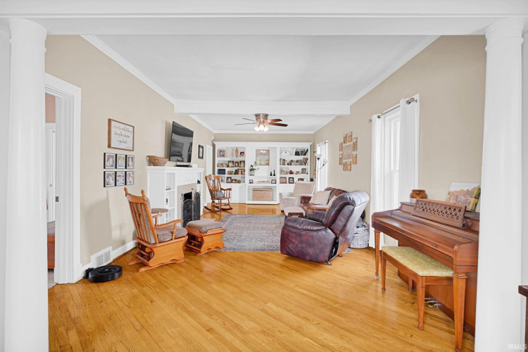 Listing Image 6